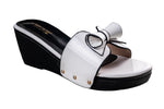 Trendz Ladies White / Black Chappal